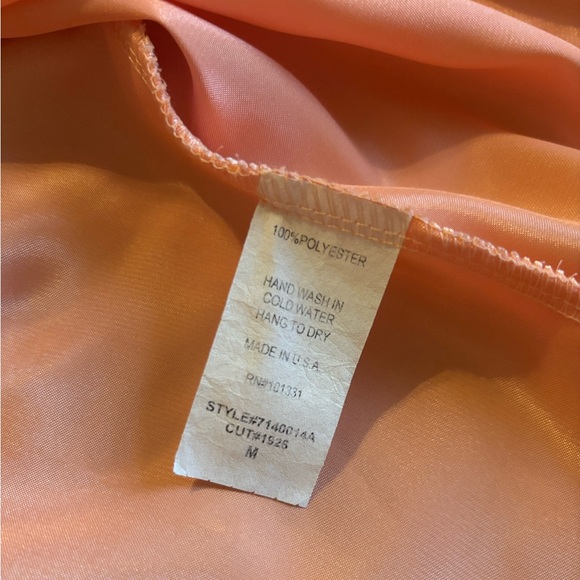 Charlotte Russe Halter Top - Picture 4 of 5